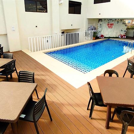 Rudolfo Suites Roxas Exterior foto